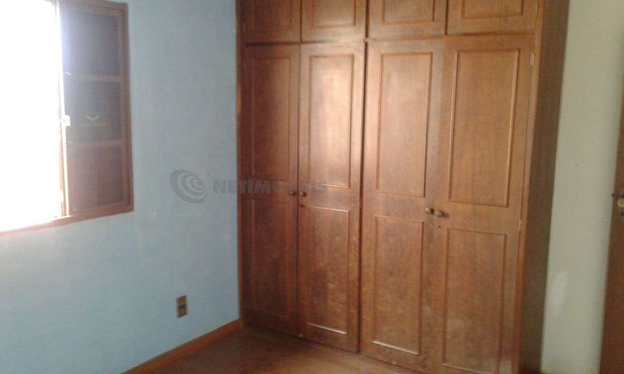 Quartos com armários em sucupira