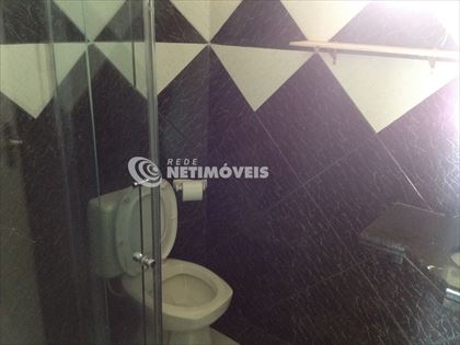  Banheiro com box no 1º pavimento