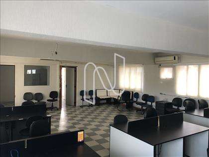 Ampla sala