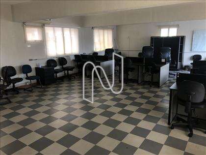 Ampla sala