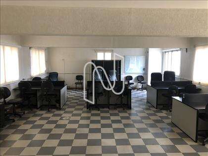 Ampla sala