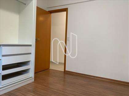 Piso laminado novo