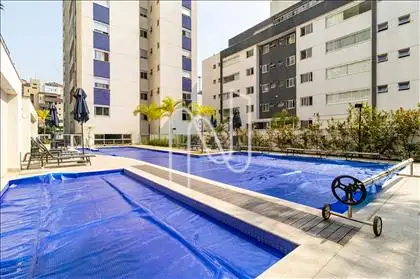 Área de lazer com piscina 