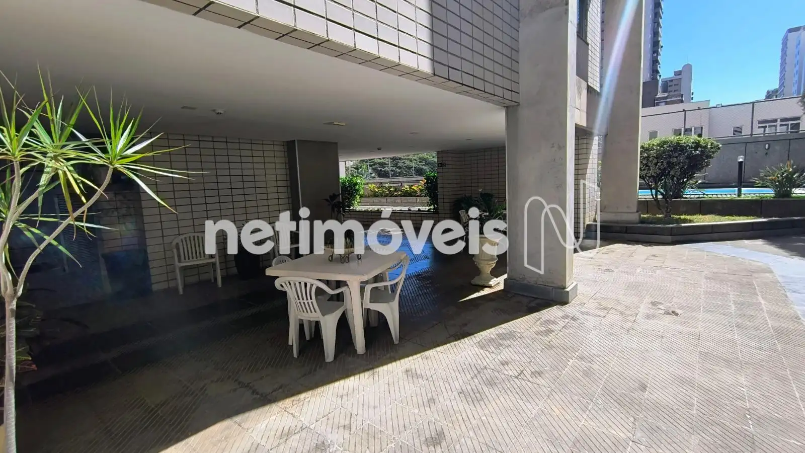 Espaço livre / Pilotis