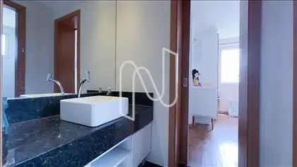 Banho semi-suíte 