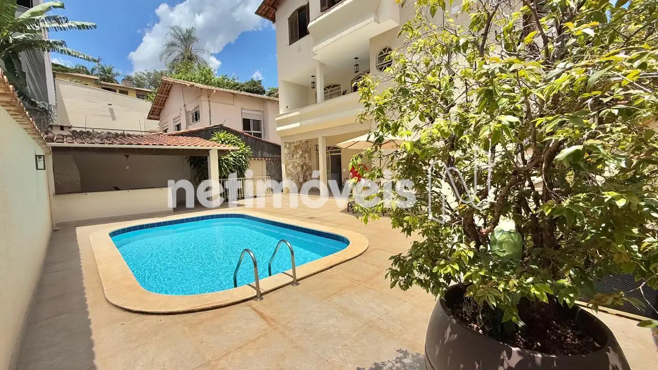 Piscina e vista da casa