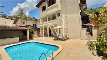  Piscina e vista da casa 