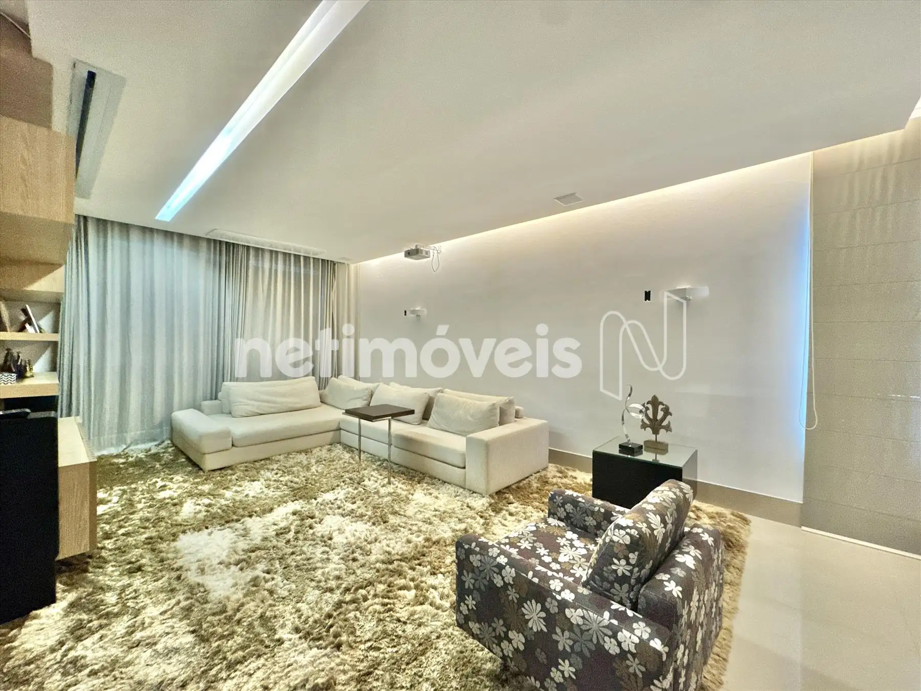 Sala cinema equipada