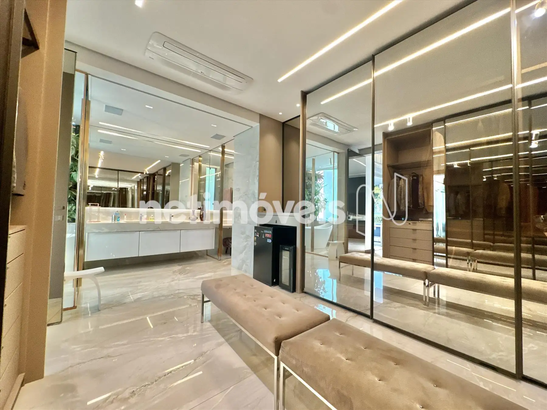 Closet com penteadeira suíte master