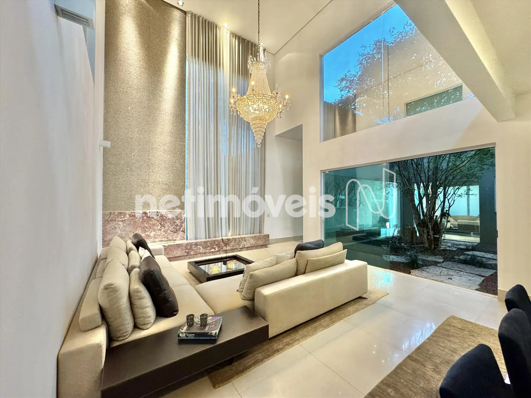 Sala com jardim de invesrno