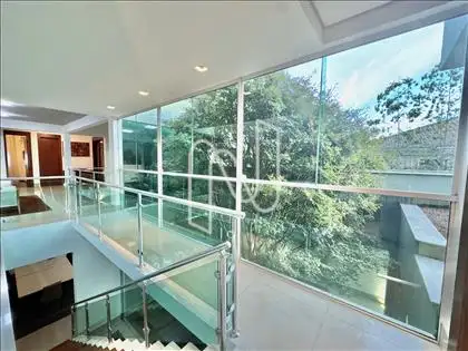 Segundo andar, vista jardim de inverno 