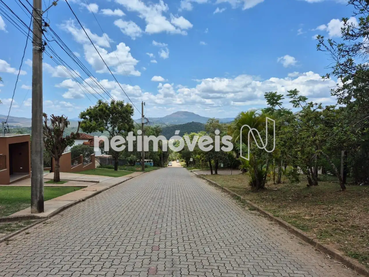 Alameda Manoel Bandeira (principal)