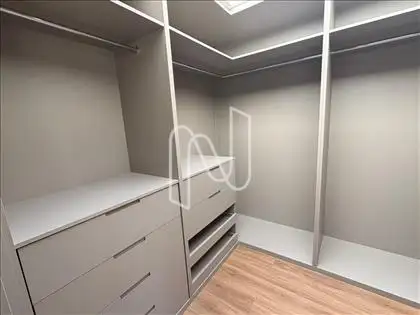  Closet