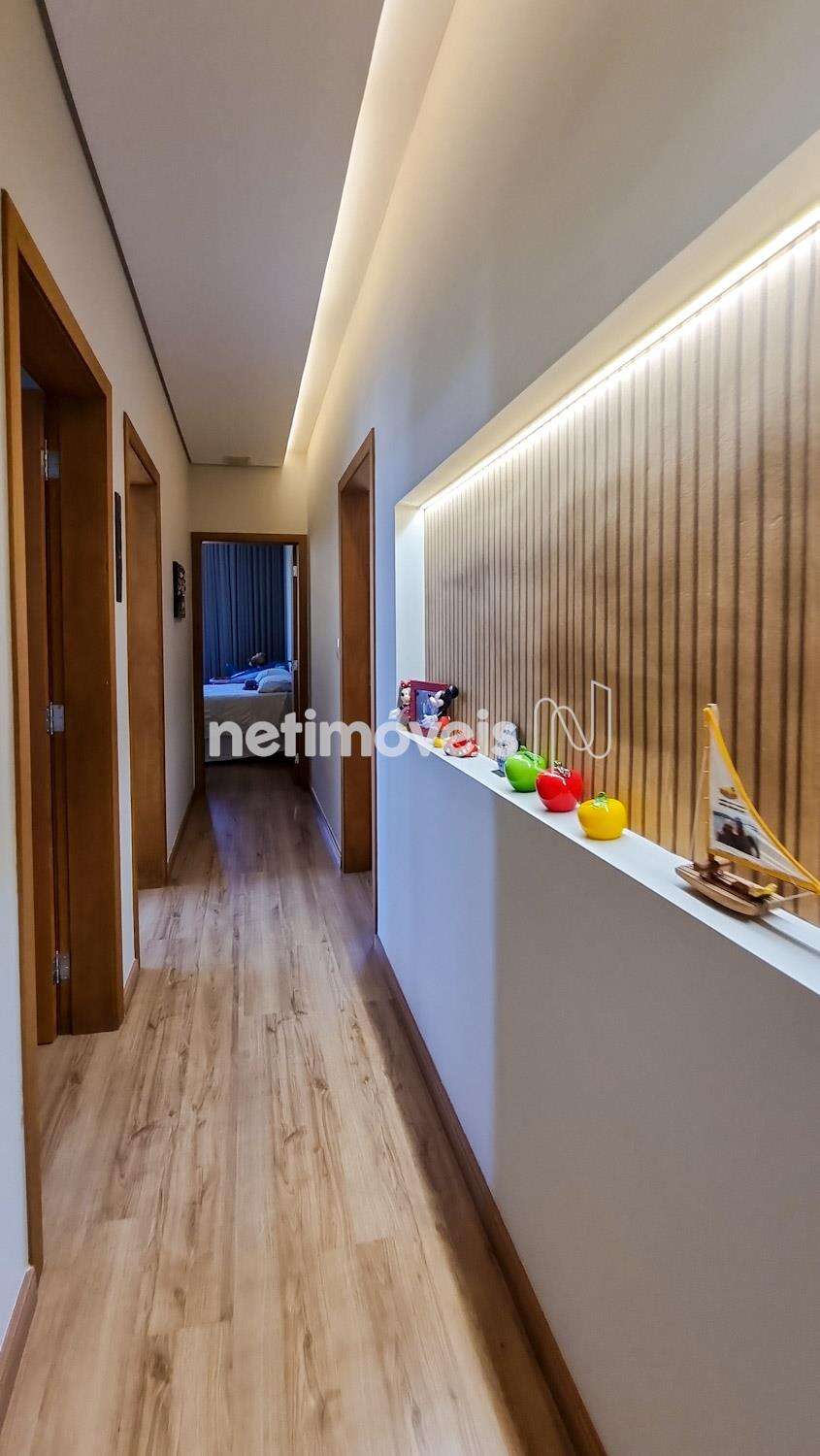 CORREDOR DE ACESSO PARA OS QUARTOS