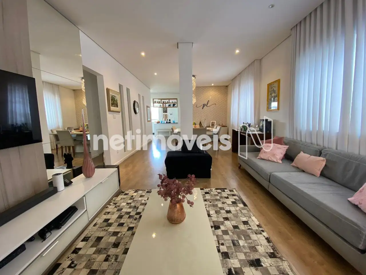 1o. andar: Sala para 2 ambientes - A