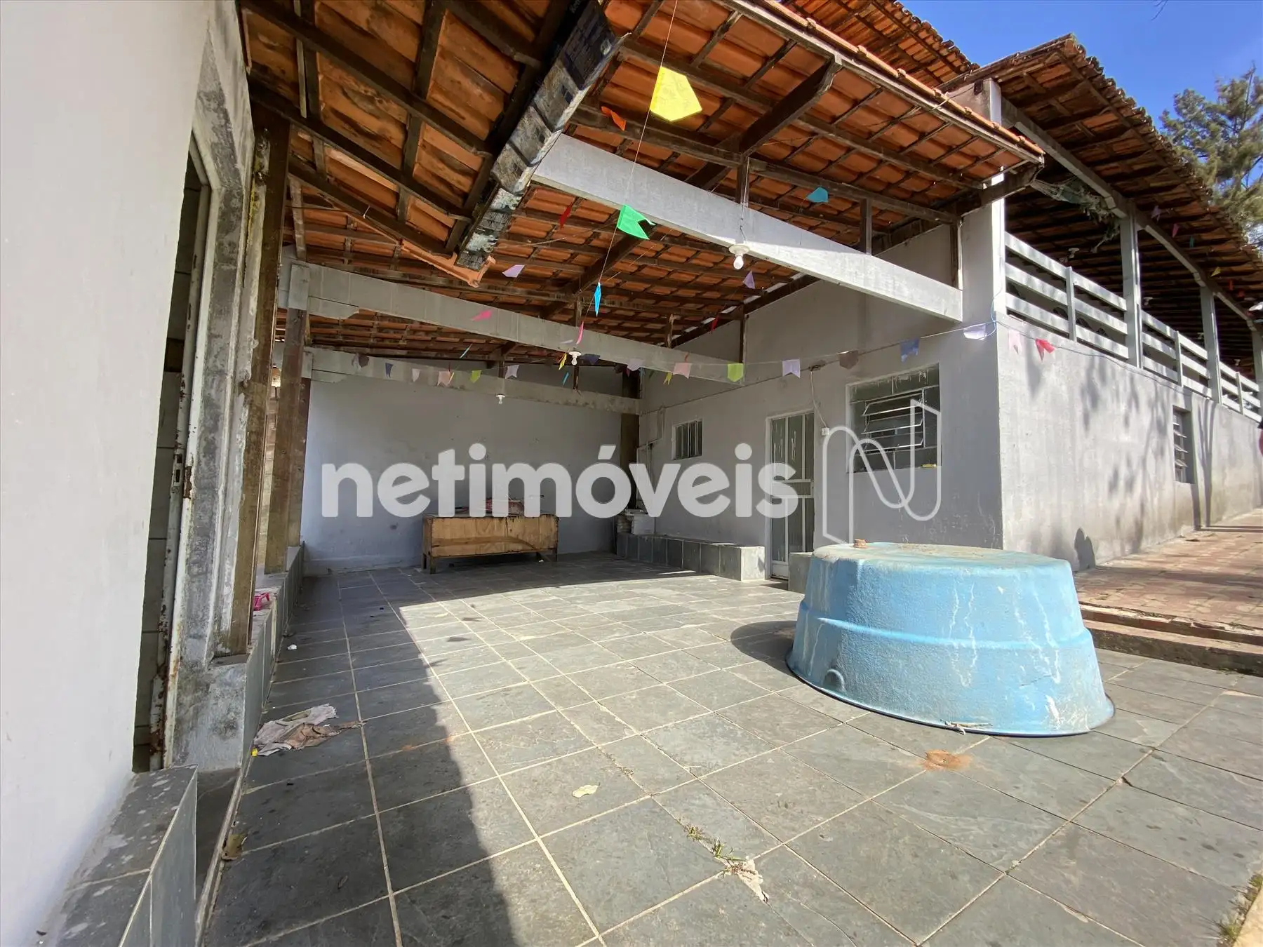 Área de garagem / Entrada do barracão