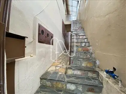 ENTRADA COLETIVA DE DOIS APARTAMENTOS