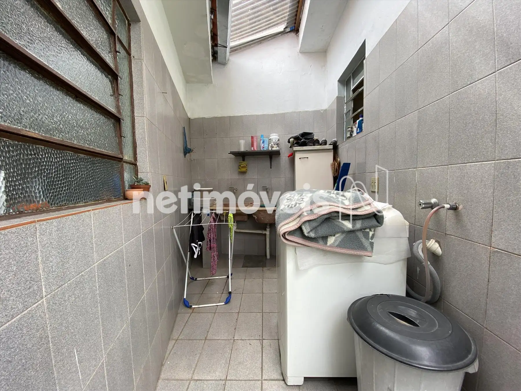 Área de serviços - casa secundária