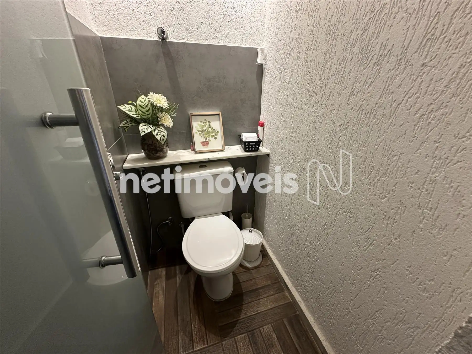 1o Andar - S. de espera / recepção - banheiro