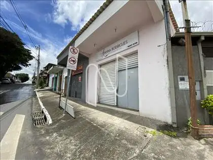 Fachada - Lojas e entrada de pedestre
