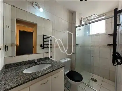 1o. Piso: Suíte - banheiro - D