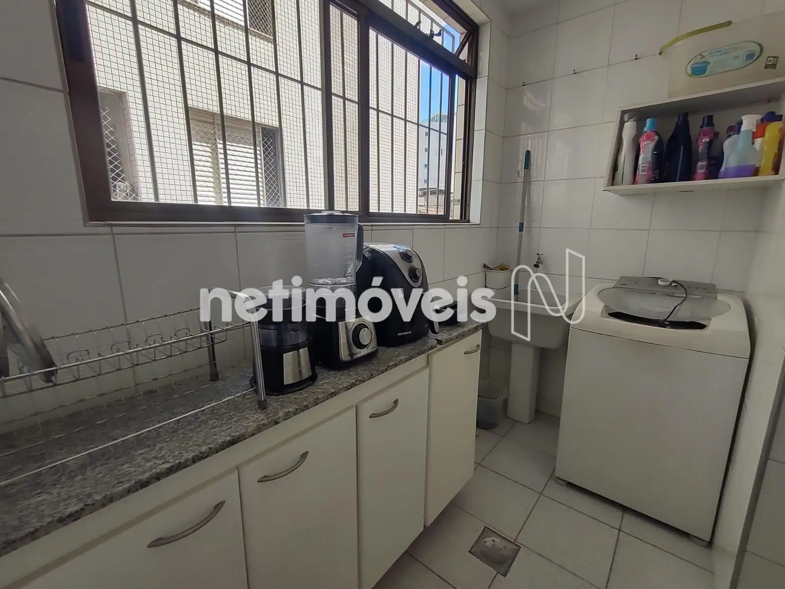 Lavanderia separada com banheiro