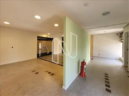 Sala 1: Vista parcial da cidade - E