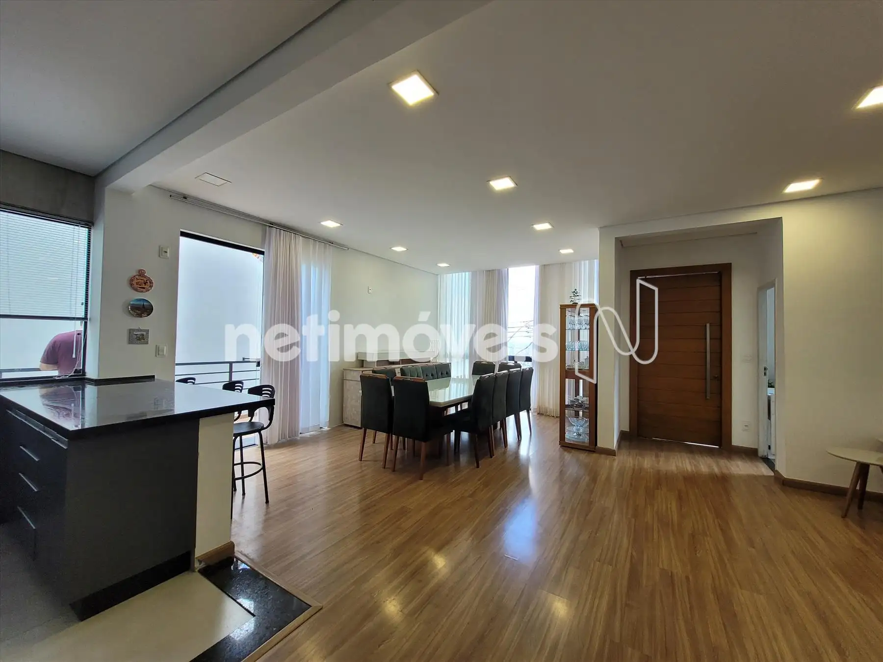 1o. Andar: Sala de 3 ambientes + cozinha - F