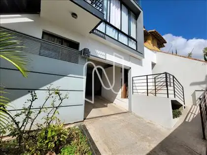 Fachada - B