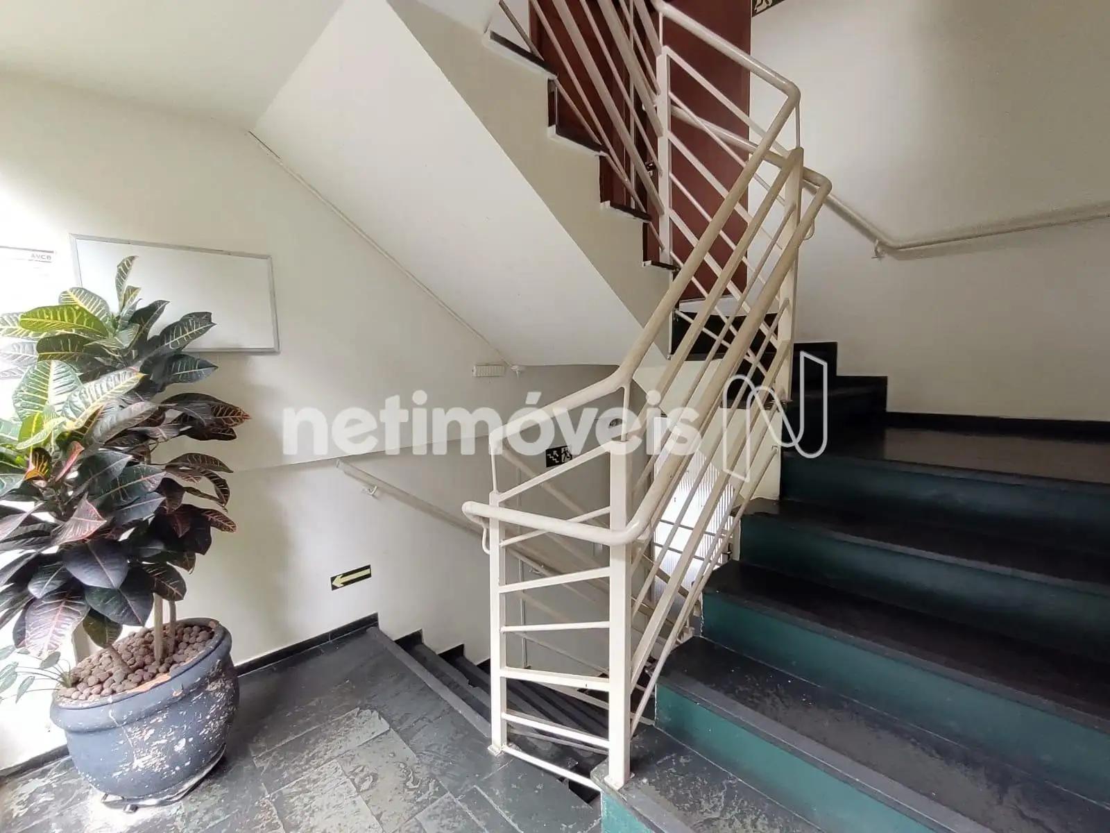 Escada de acesso ao apto