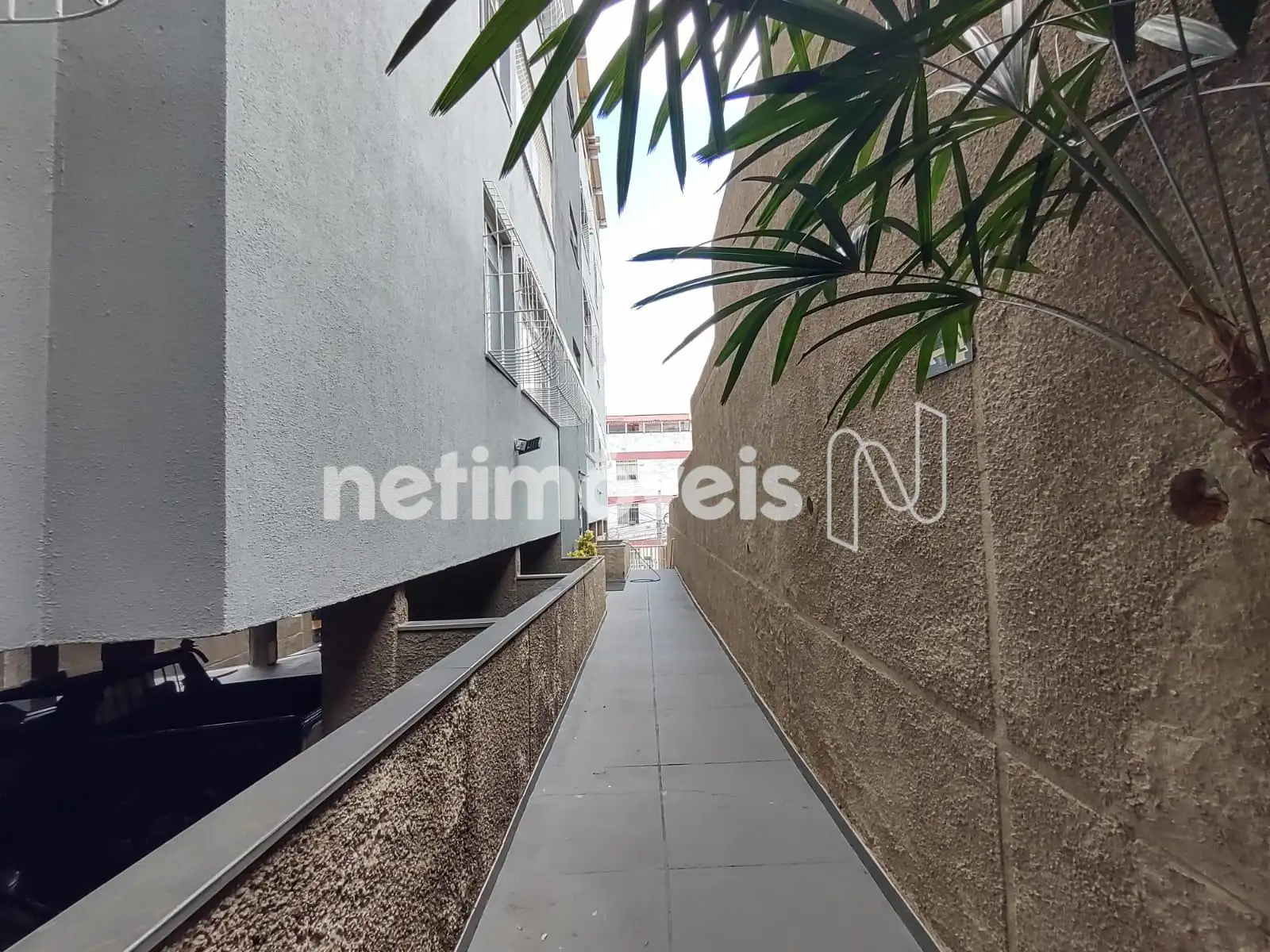 corredor lateral (visao dos fundos)