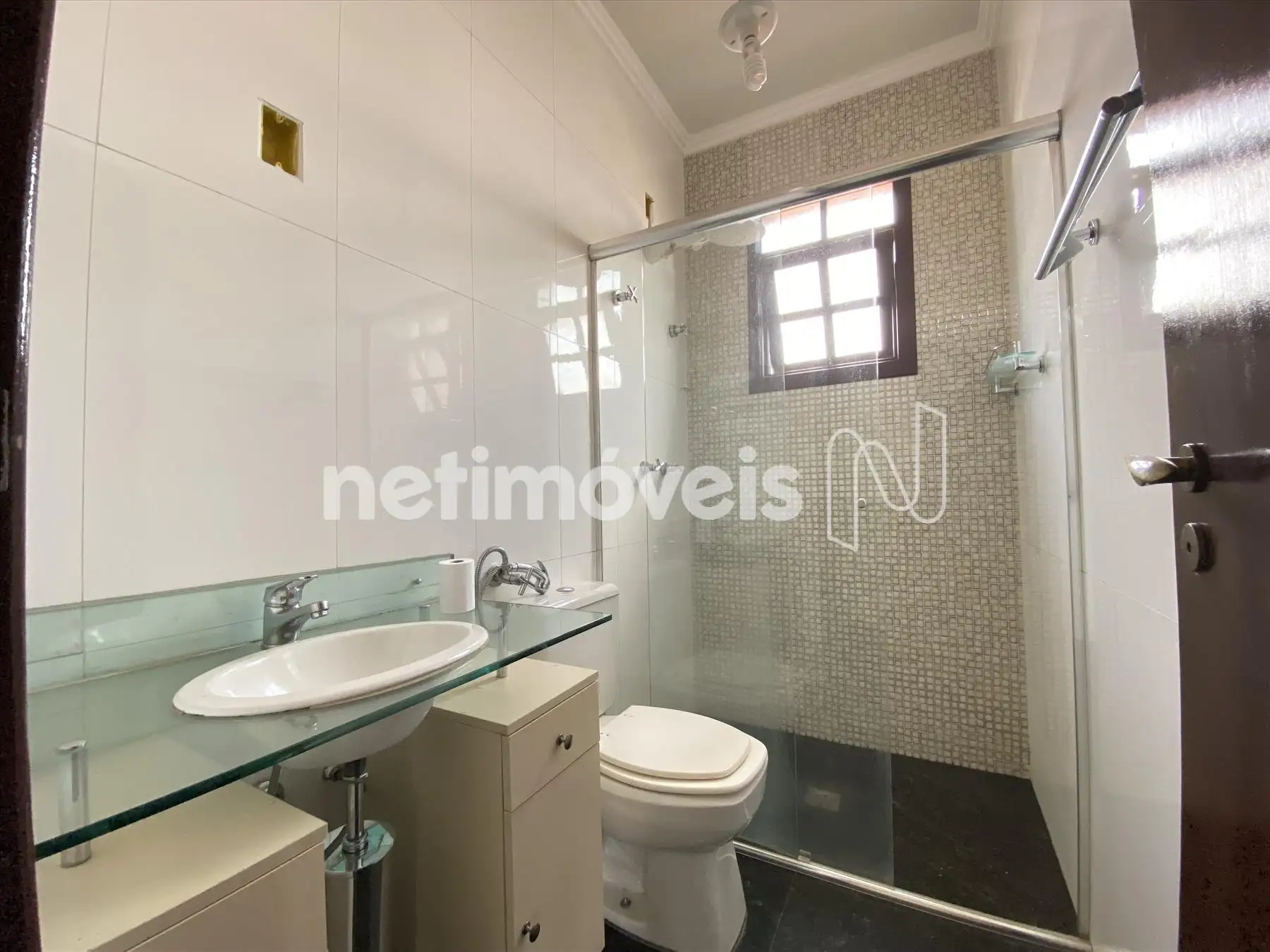 Banheiro social - nível superior