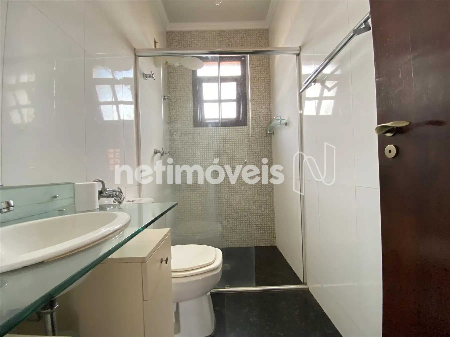 Banheiro social - nível superior