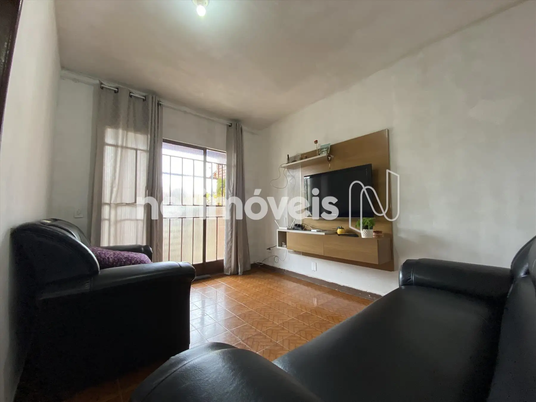 Casa de fundos