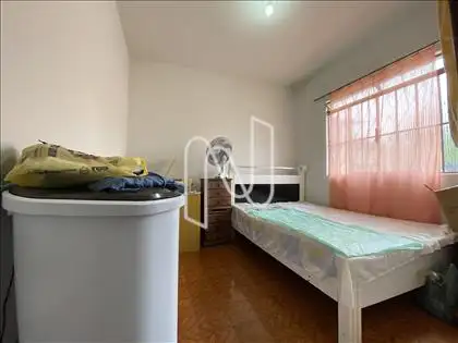 Casa de fundos