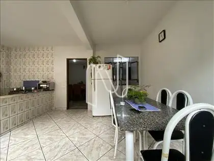 Casa de fundos