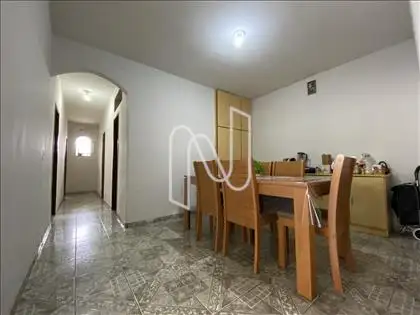 Casa de fundos