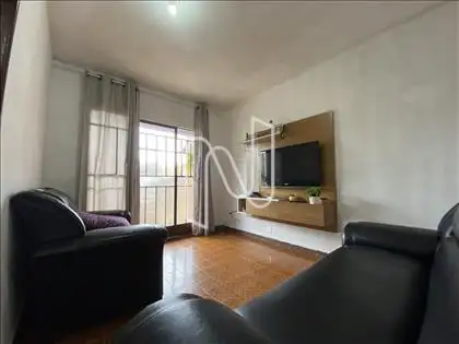 Casa de fundos