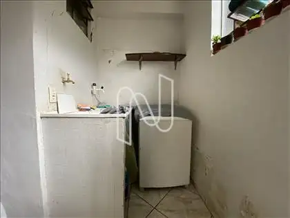 Casa de fundos