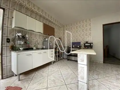 Casa de fundos