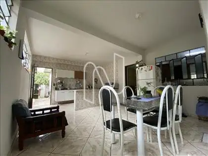 Casa de fundos