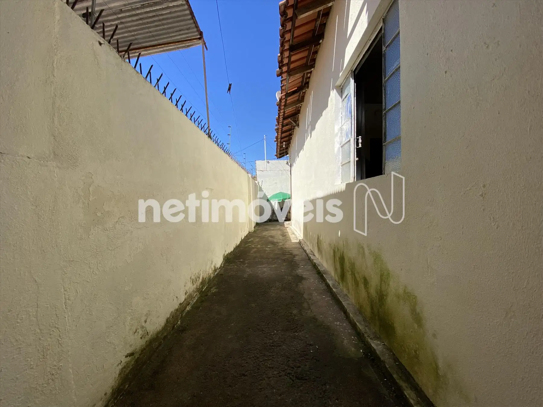 Casa - Área externa lateral