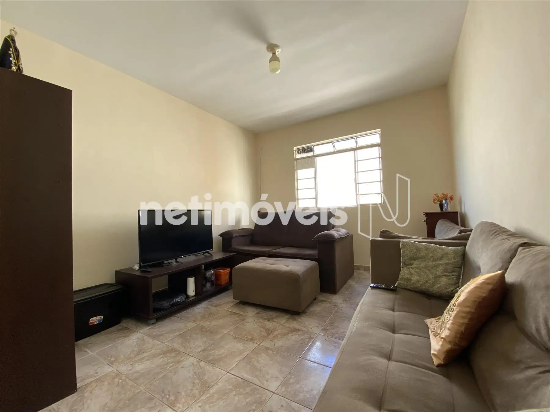 Casa - Primeiro quarto (transformado em sala)