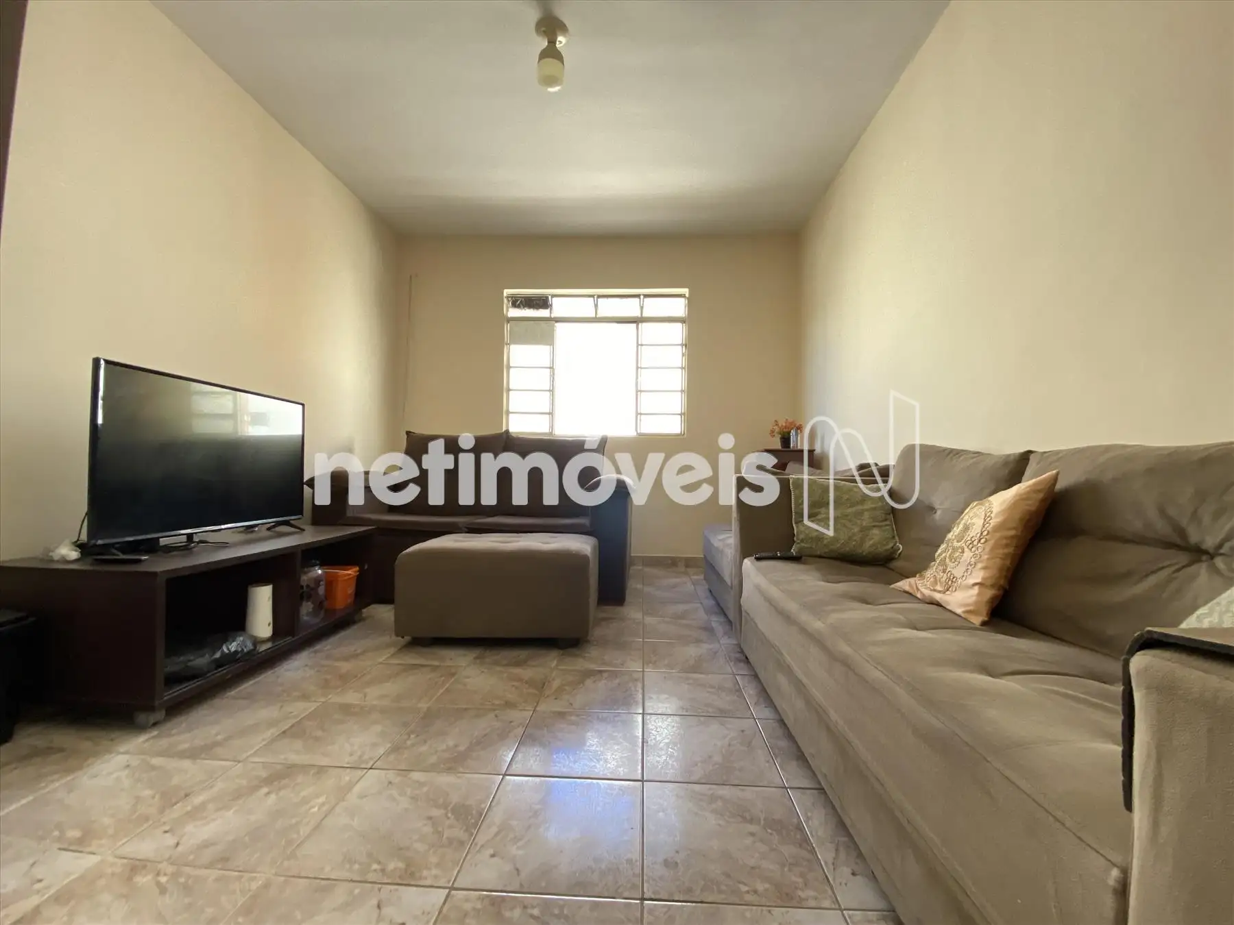 Casa - Primeiro quarto (transformado em sala)