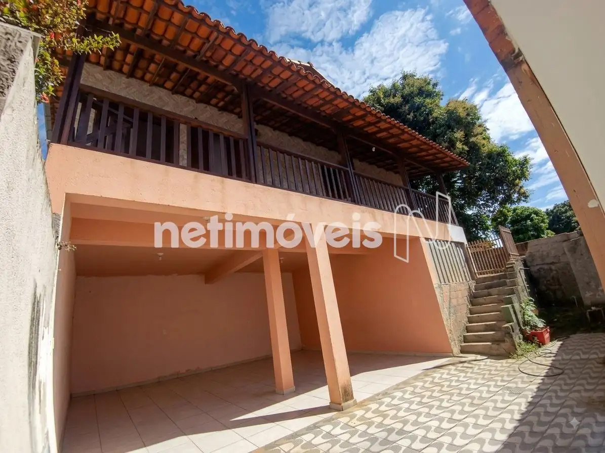 Casa para comprar com 266 m², 3 quartos, 3 banheiros, 5 vagas em Rua Itaim, Dom Bosco, Belo Horizonte