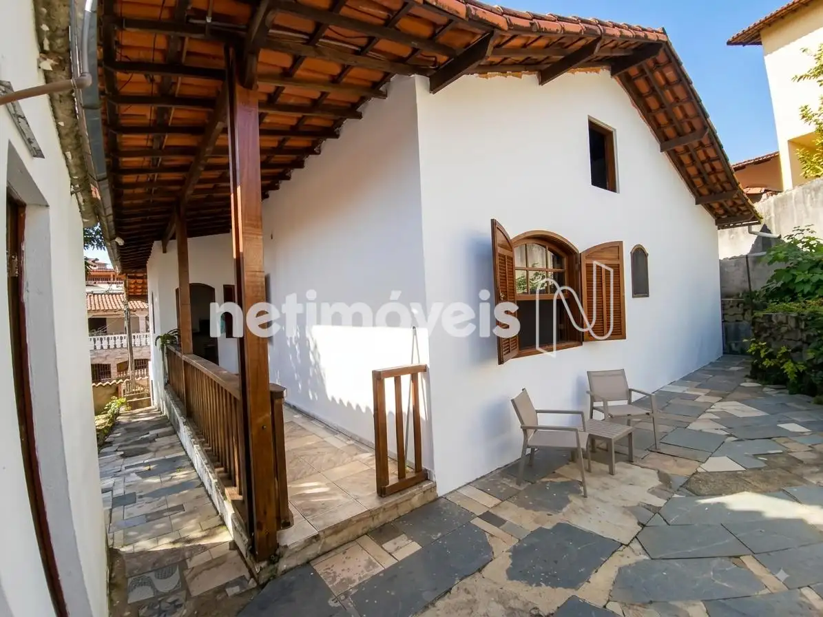 Casa para comprar com 266 m², 3 quartos, 3 banheiros, 5 vagas em Rua Itaim, Dom Bosco, Belo Horizonte