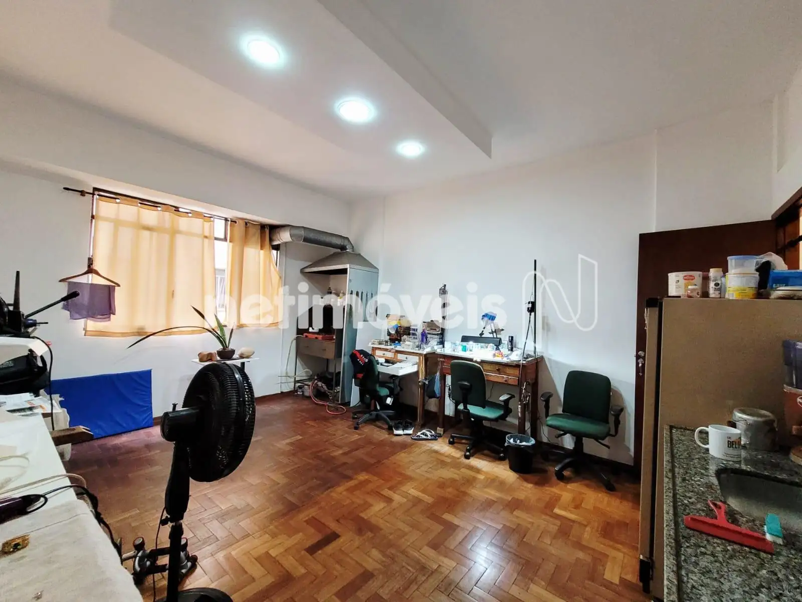 Sala - B