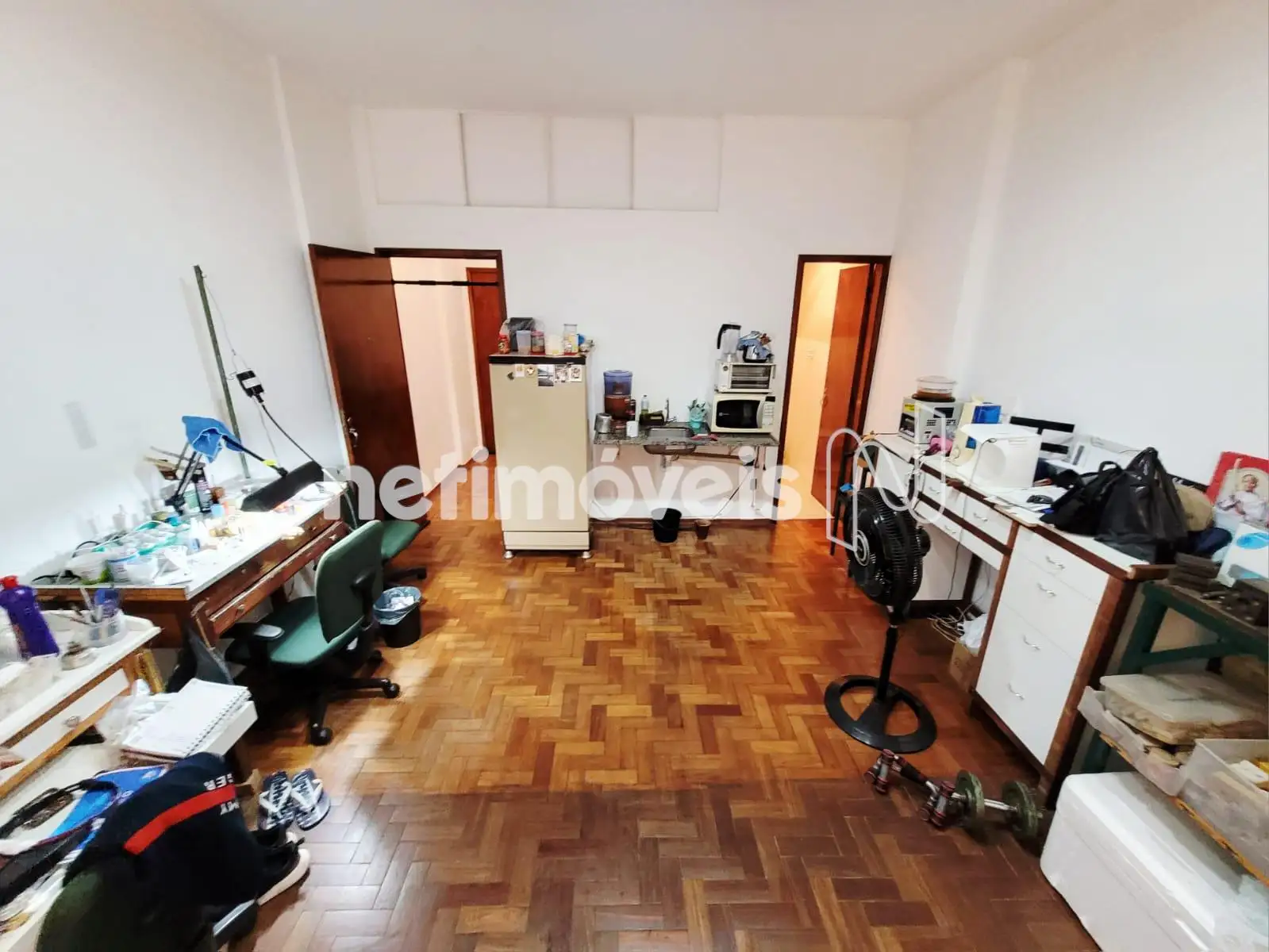 Sala - F