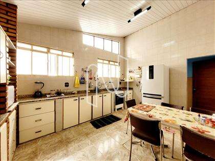 2a. Casa: cozinha + acesso à lavand. + banho