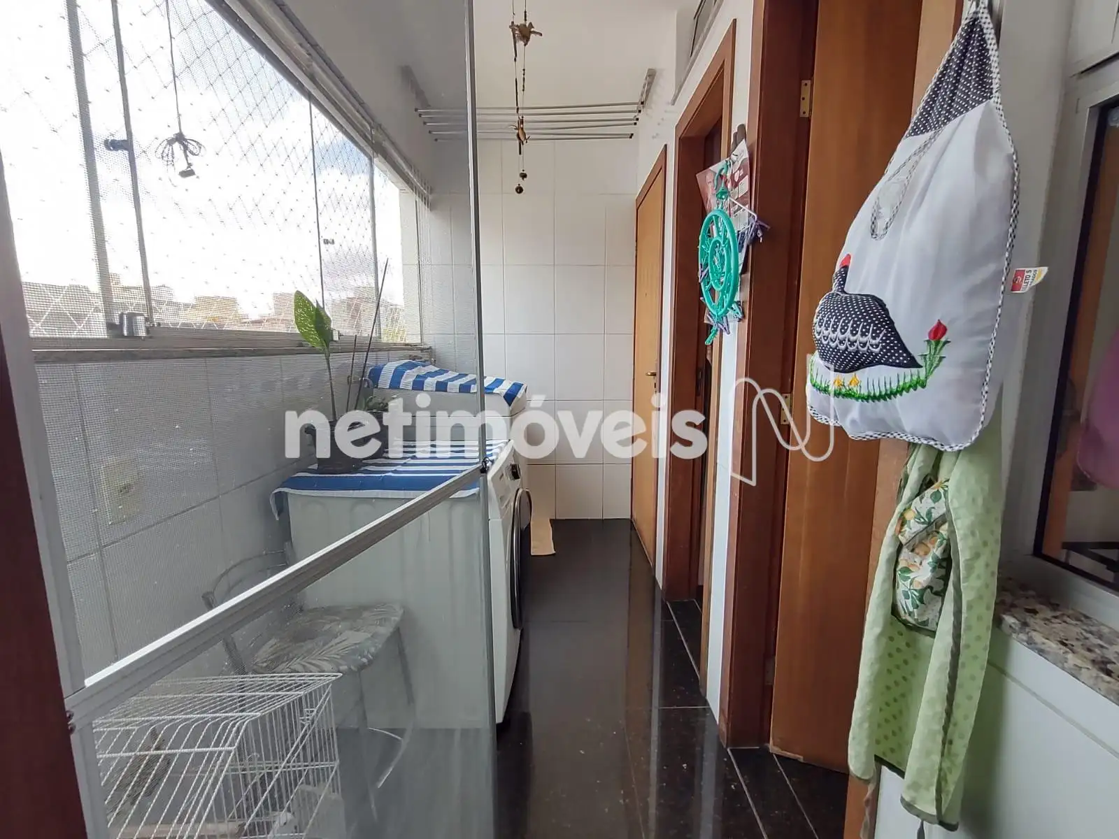 Lavanderia com DCE e porta social